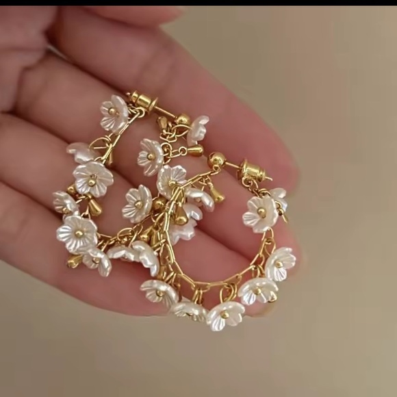 Zara Jewelry - Pearl Jewelry Beautiful earrings